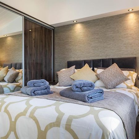 Hiraeth - Luxury Lodge With Hot Tub, Close To Beach Penally Bagian luar foto